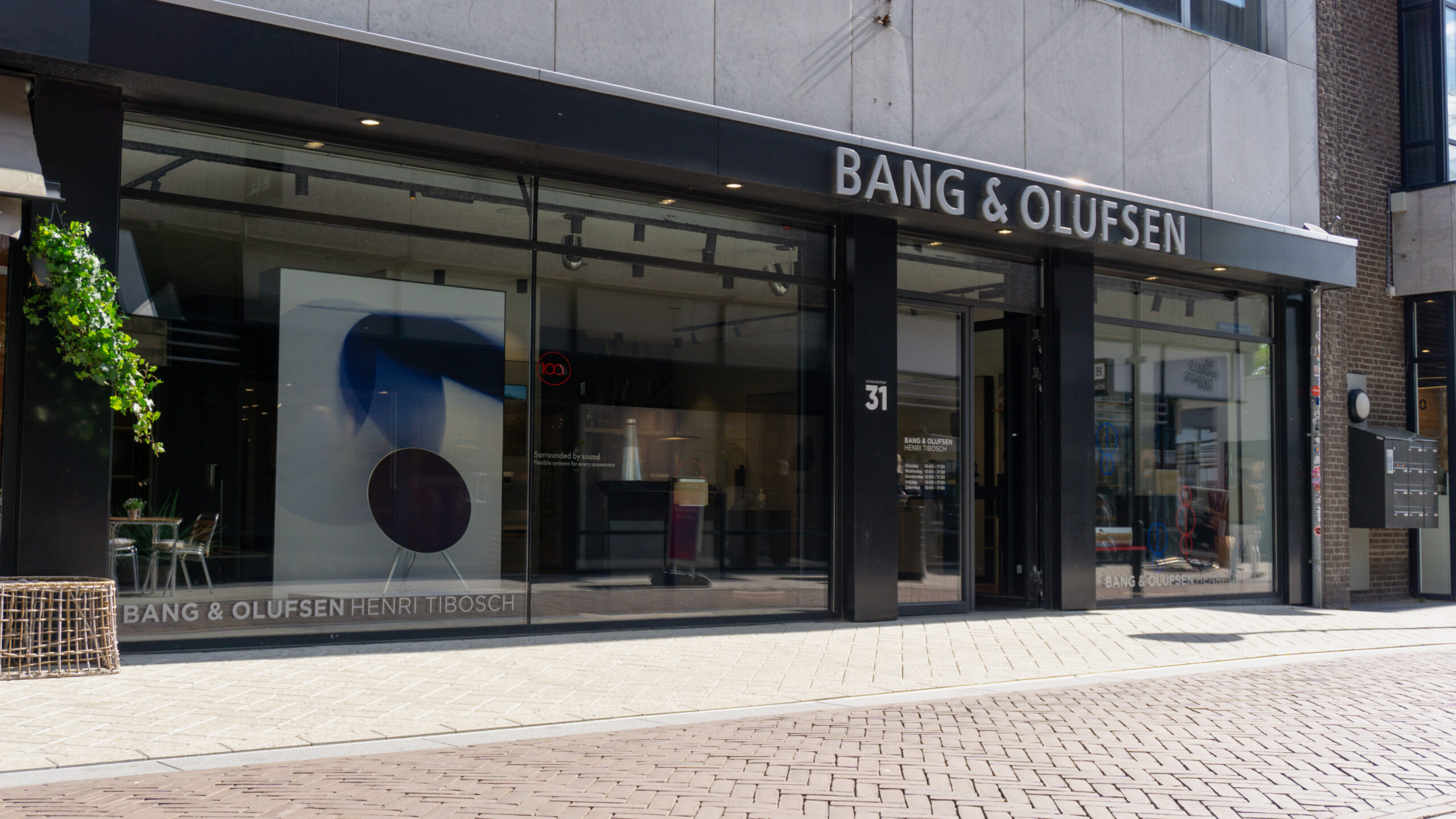 Showroom Bang & Olufsen Henri Tibosch in Eindhoven