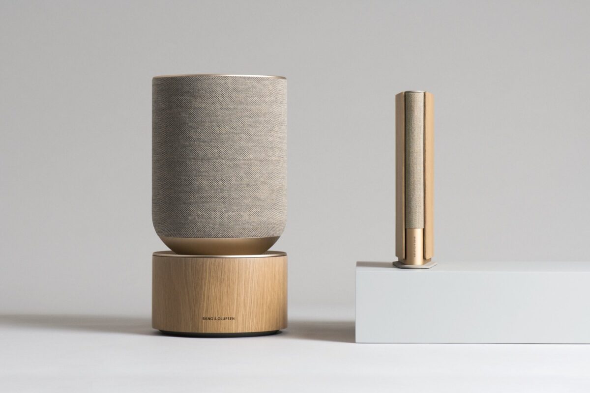 Beosound Emerge naast een Beosound Balance